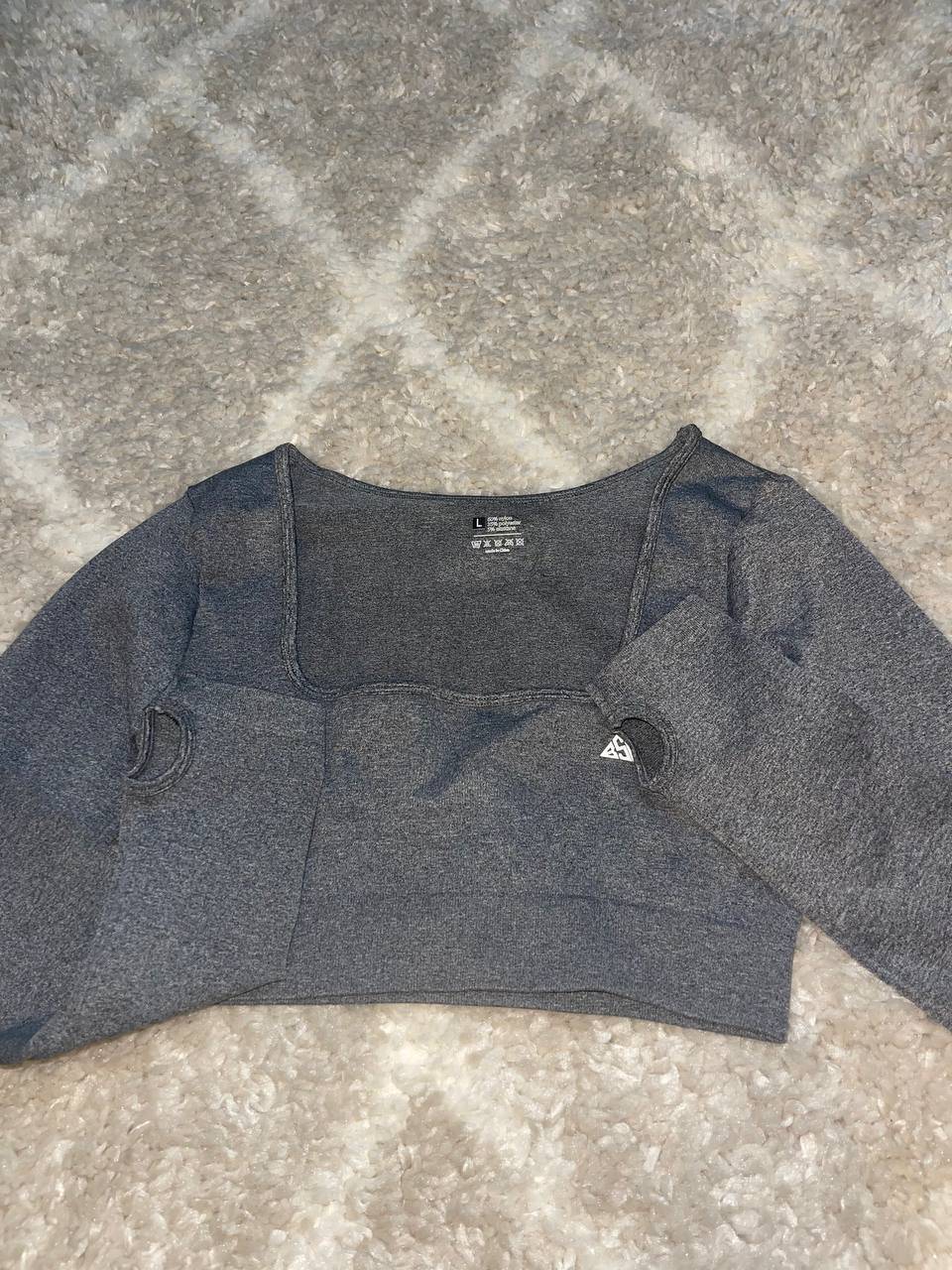Petit crop top de couleur grise